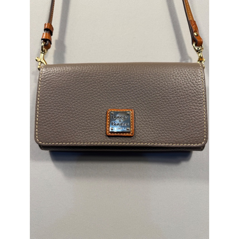 Dooney & Bourke Pebble Grain Crossbody Wallet Bag Taupe Gray Leather EUC